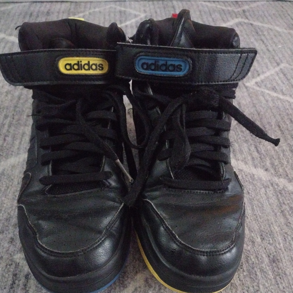 Boys size 7 black Adidas hightops